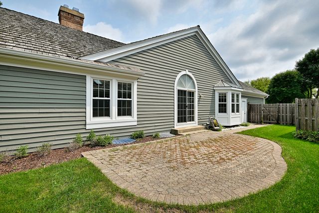 452 Park Barrington Drive, Barrington, IL 60010