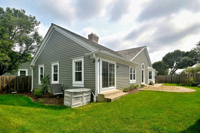 452 Park Barrington Drive, Barrington, IL 60010