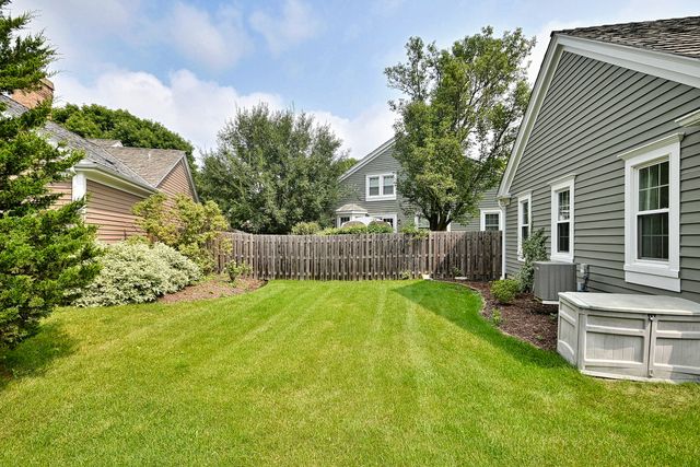 452 Park Barrington Drive, Barrington, IL 60010