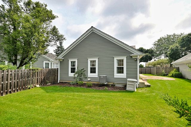 452 Park Barrington Drive, Barrington, IL 60010