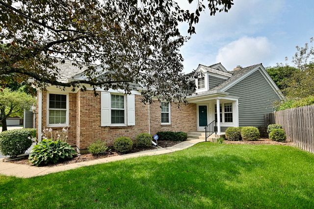452 Park Barrington Drive, Barrington, IL 60010