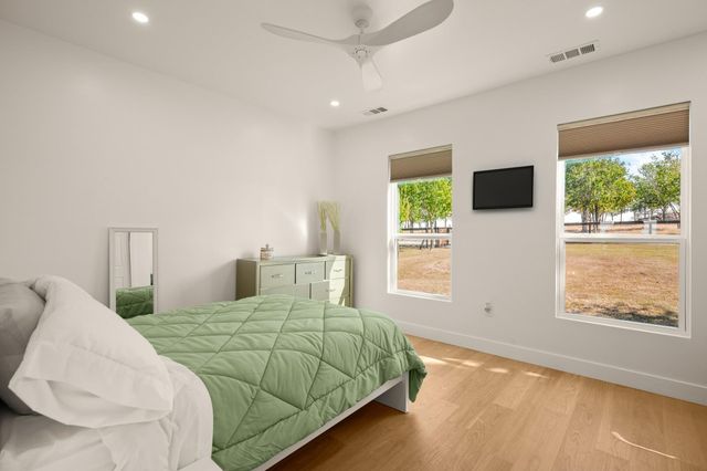 140 Hazel Hill TRL, Taylor, TX 76574