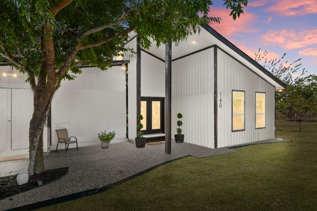 140 Hazel Hill TRL, Taylor, TX 76574