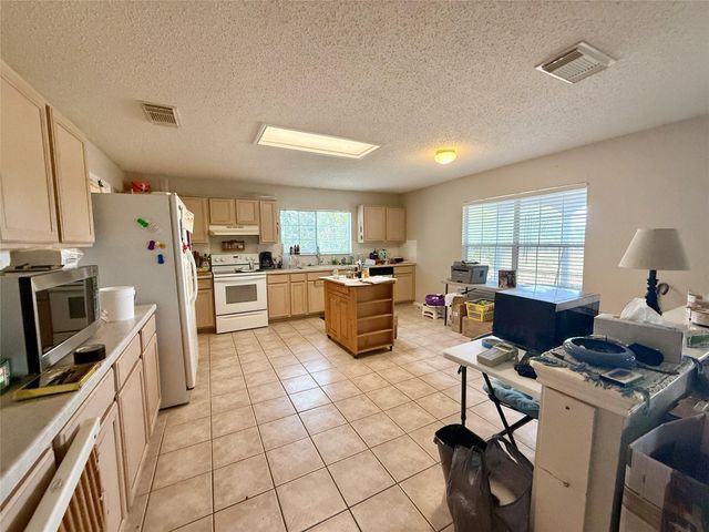 3085 Crestmont LN, Kyle, TX 78640