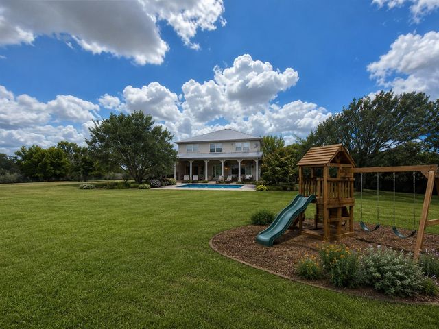 3085 Crestmont LN, Kyle, TX 78640
