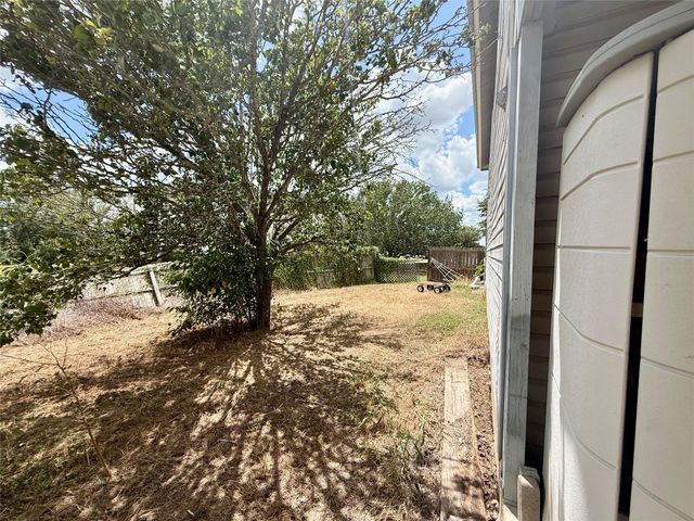 3085 Crestmont LN, Kyle, TX 78640