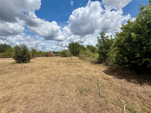 3085 Crestmont LN, Kyle, TX 78640