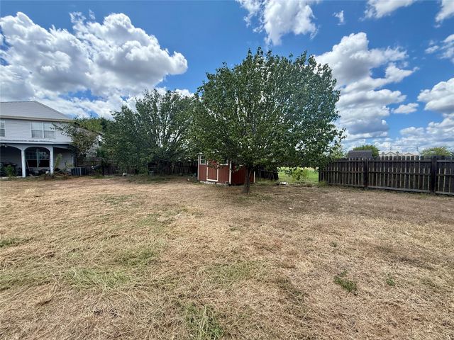 3085 Crestmont LN, Kyle, TX 78640