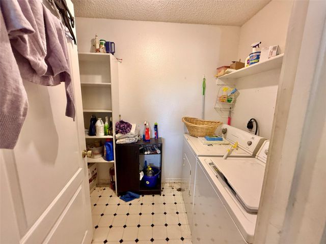 3085 Crestmont LN, Kyle, TX 78640