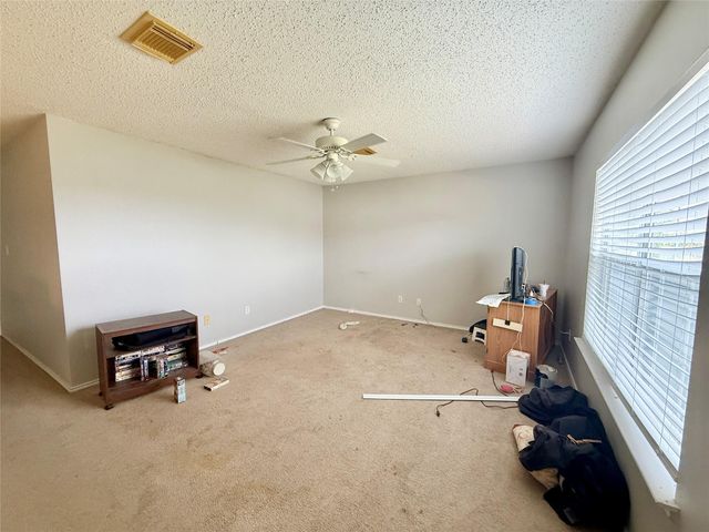 3085 Crestmont LN, Kyle, TX 78640