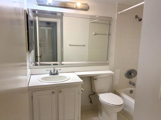 4835 Sable Pine Circle D2, West Palm Beach, FL 33417