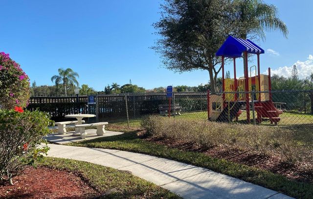 4835 Sable Pine Circle D2, West Palm Beach, FL 33417