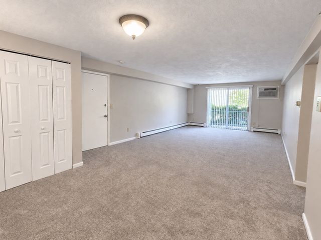 56 Townsend St D27, Abington, MA 02351