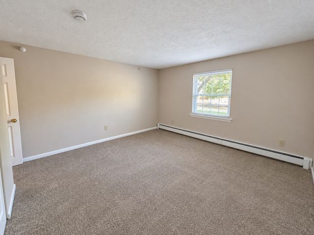56 Townsend St D27, Abington, MA 02351