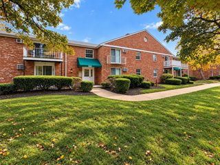 56 Townsend St D27, Abington, MA 02351