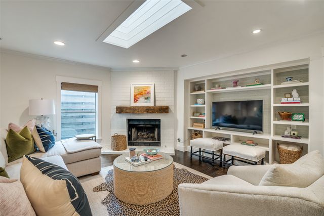 5947 Goodwin Avenue, Dallas, TX 75206