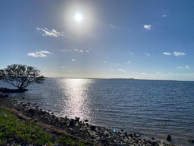 2475 Brickell Ave 1907, Miami, FL 33129