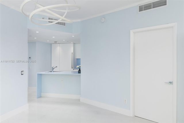 2475 Brickell Ave 1907, Miami, FL 33129