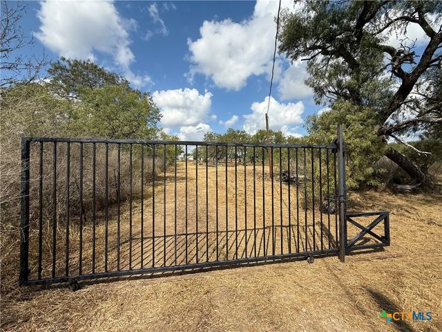 307 Pleasant Bend, Seguin, TX 78155