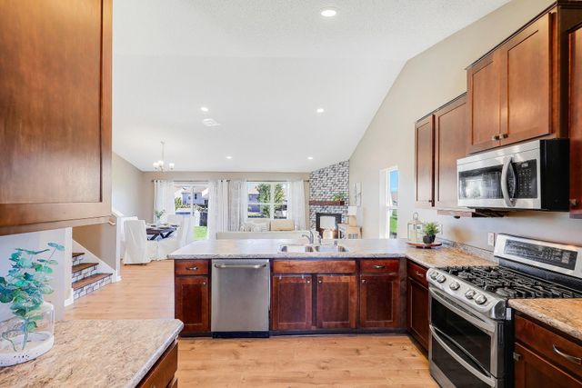 15174 Emory Circle, Apple Valley, MN 55124