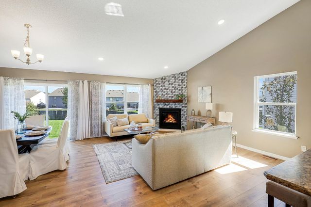 15174 Emory Circle, Apple Valley, MN 55124