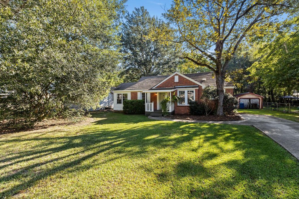 210 S 14th Ave., Hattiesburg, MS 39401