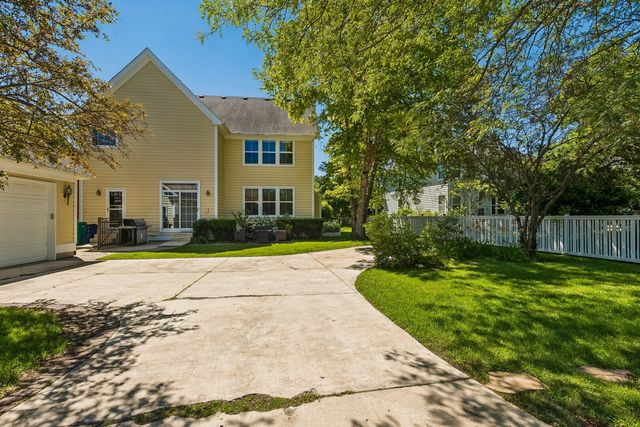 152 Ranney Avenue, Vernon Hills, IL 60061