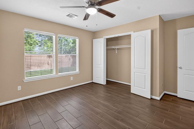 919 Staffordale Manor Lane, Houston, TX 77047