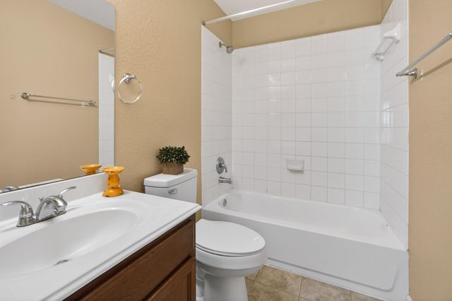 919 Staffordale Manor Lane, Houston, TX 77047