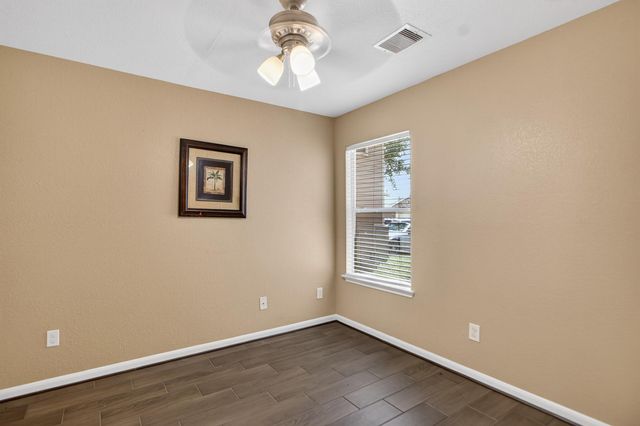 919 Staffordale Manor Lane, Houston, TX 77047