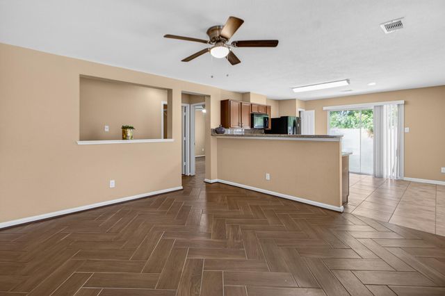 919 Staffordale Manor Lane, Houston, TX 77047