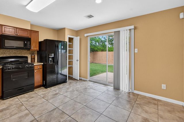 919 Staffordale Manor Lane, Houston, TX 77047