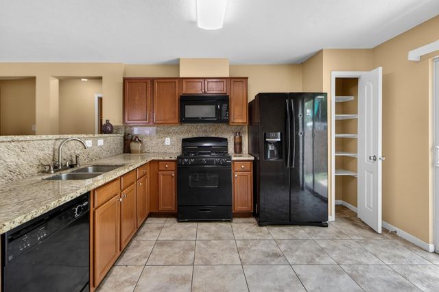 919 Staffordale Manor Lane, Houston, TX 77047