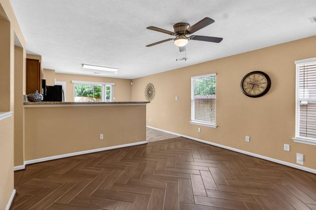 919 Staffordale Manor Lane, Houston, TX 77047