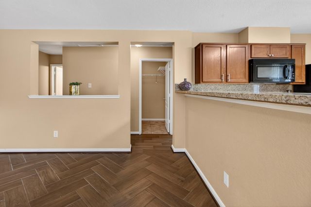 919 Staffordale Manor Lane, Houston, TX 77047