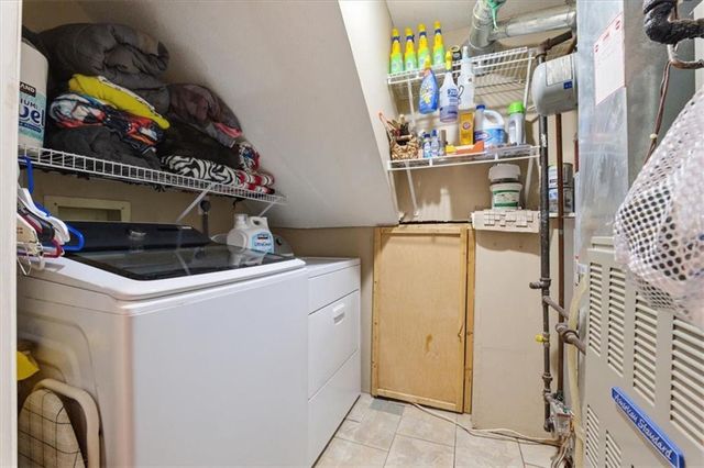 288 NE Bayview Drive, Lee's Summit, MO 64064
