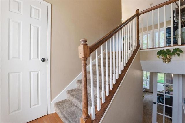 288 NE Bayview Drive, Lee's Summit, MO 64064