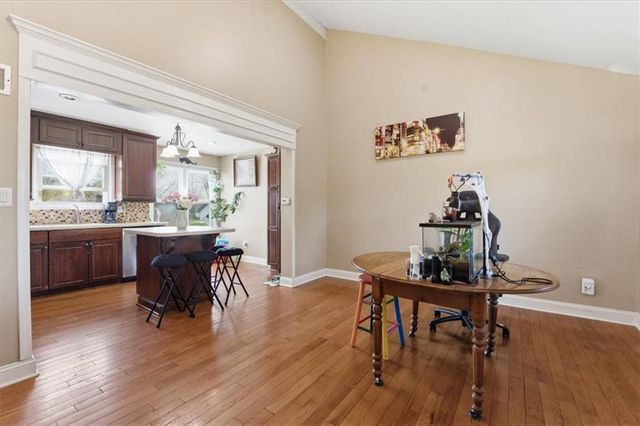 288 NE Bayview Drive, Lee's Summit, MO 64064