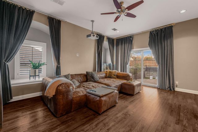 2703 McCullough ST, Austin, TX 78703