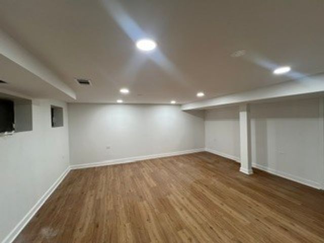 7229 N CAMPBELL Avenue, Chicago, IL 60645
