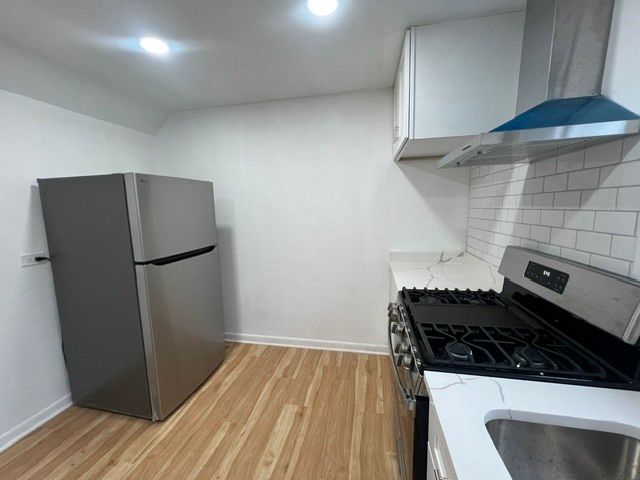 7229 N CAMPBELL Avenue, Chicago, IL 60645