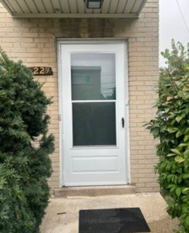 7229 N CAMPBELL Avenue, Chicago, IL 60645