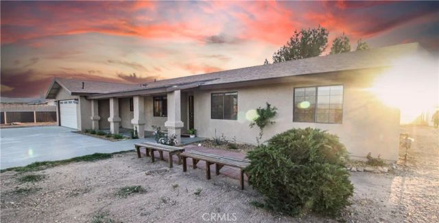 6736 Summit Valley, Hesperia, CA 92345