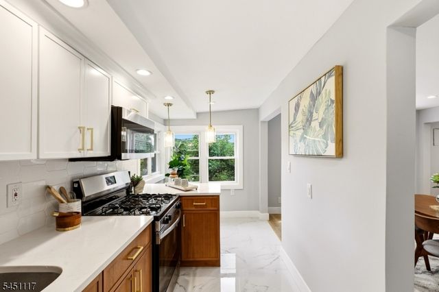 1 Lorelei Rd, West Orange Twp., NJ 07052