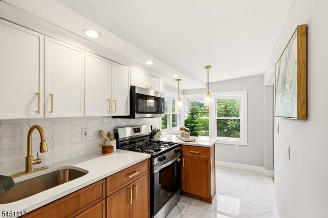 1 Lorelei Rd, West Orange Twp., NJ 07052