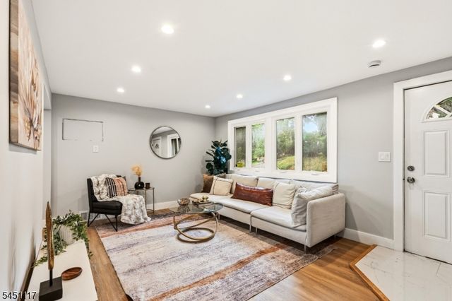 1 Lorelei Rd, West Orange Twp., NJ 07052