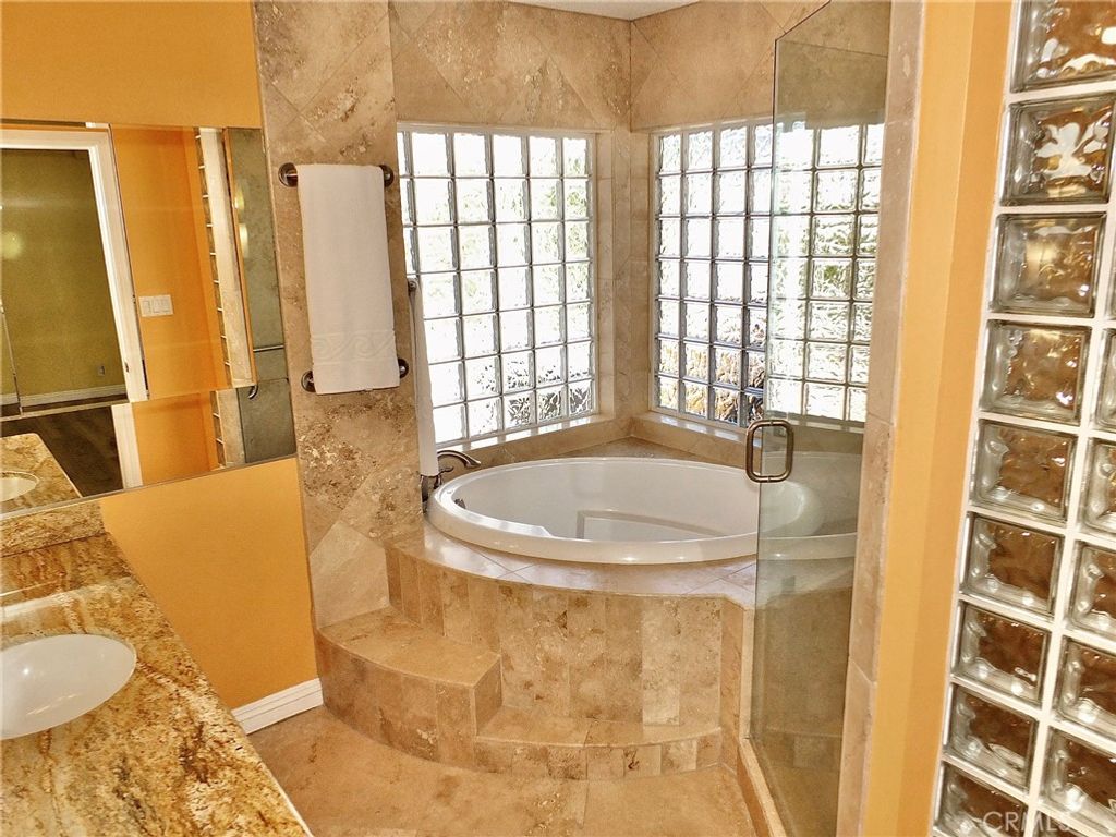 Image 10 of property listing at 148 E 36th Street, Long Beach, CA 90807