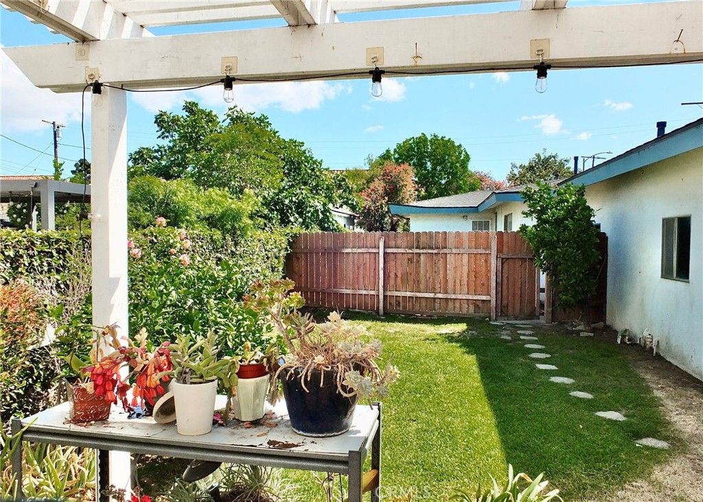 Image 16 of property listing at 148 E 36th Street, Long Beach, CA 90807