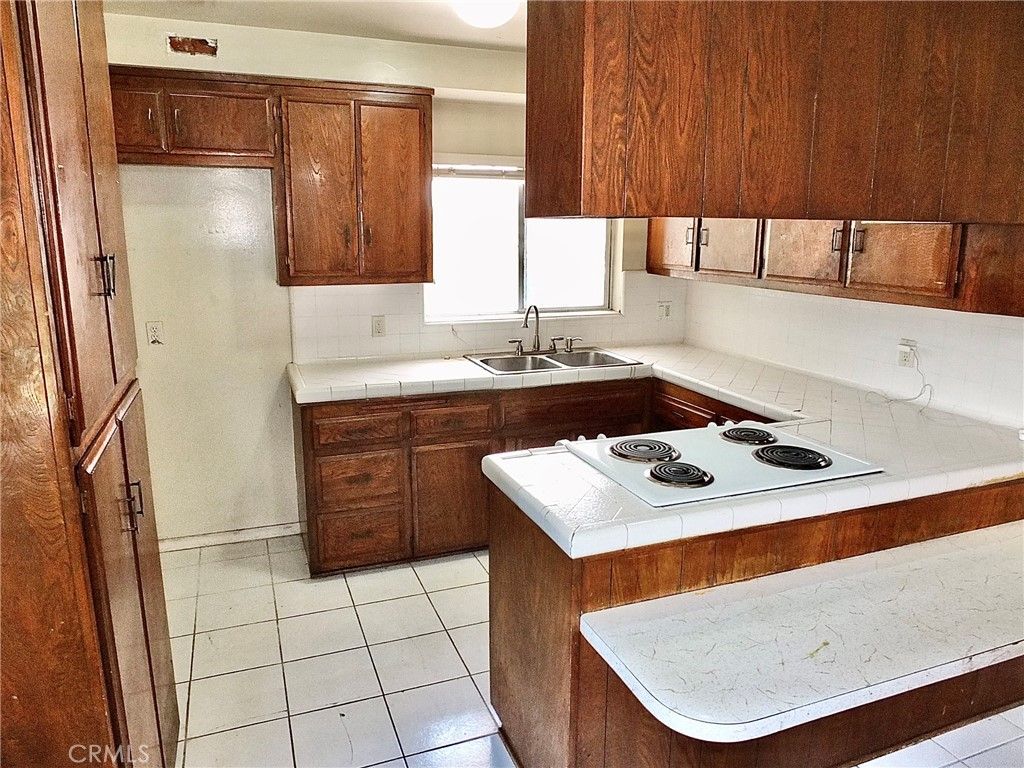 Image 22 of property listing at 148 E 36th Street, Long Beach, CA 90807
