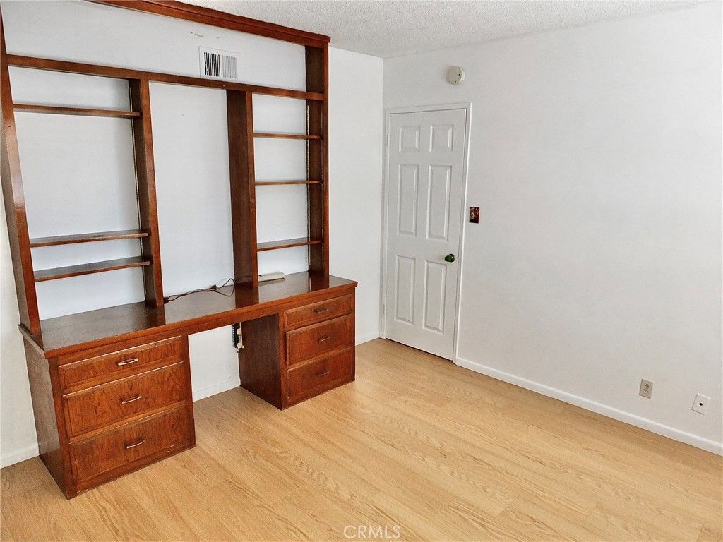 Image 27 of property listing at 148 E 36th Street, Long Beach, CA 90807